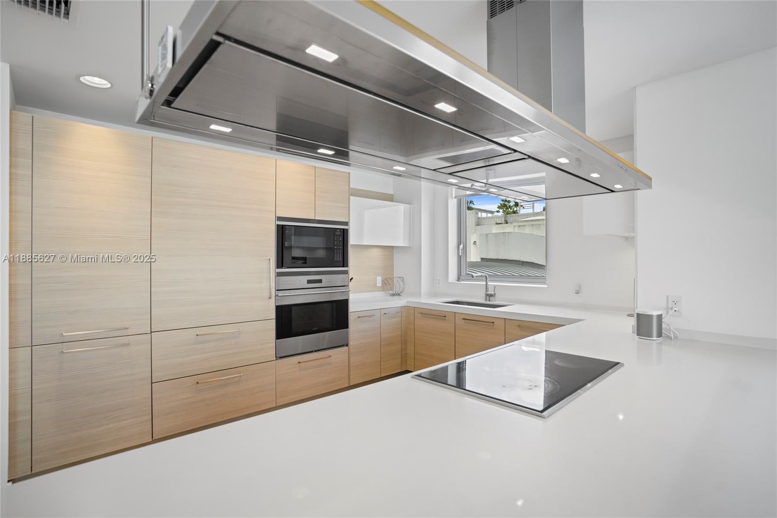 17111 Biscayne Blvd #401 North Miami Beach, FL 33160