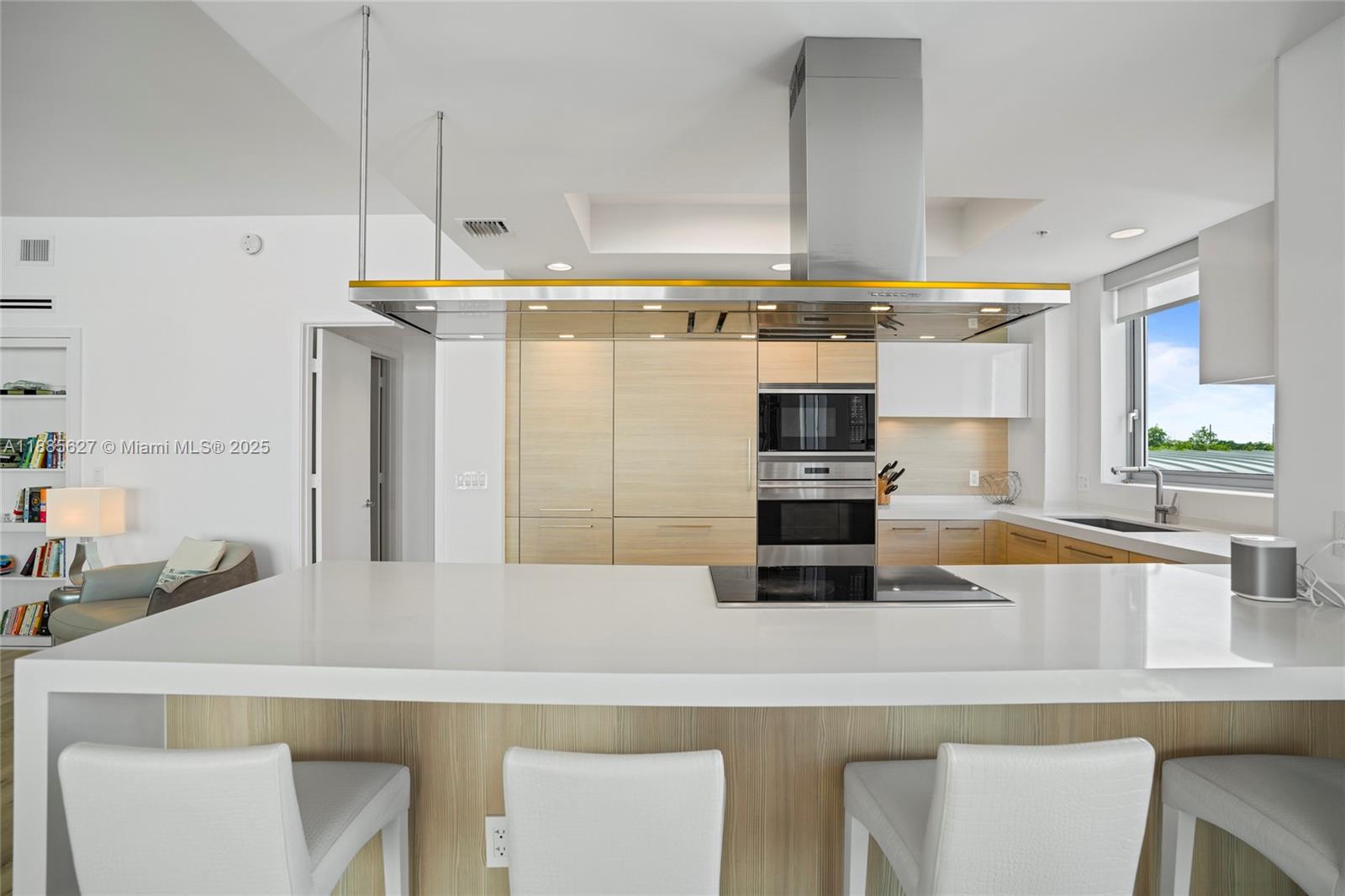 17111 Biscayne Blvd #401 North Miami Beach, FL 33160