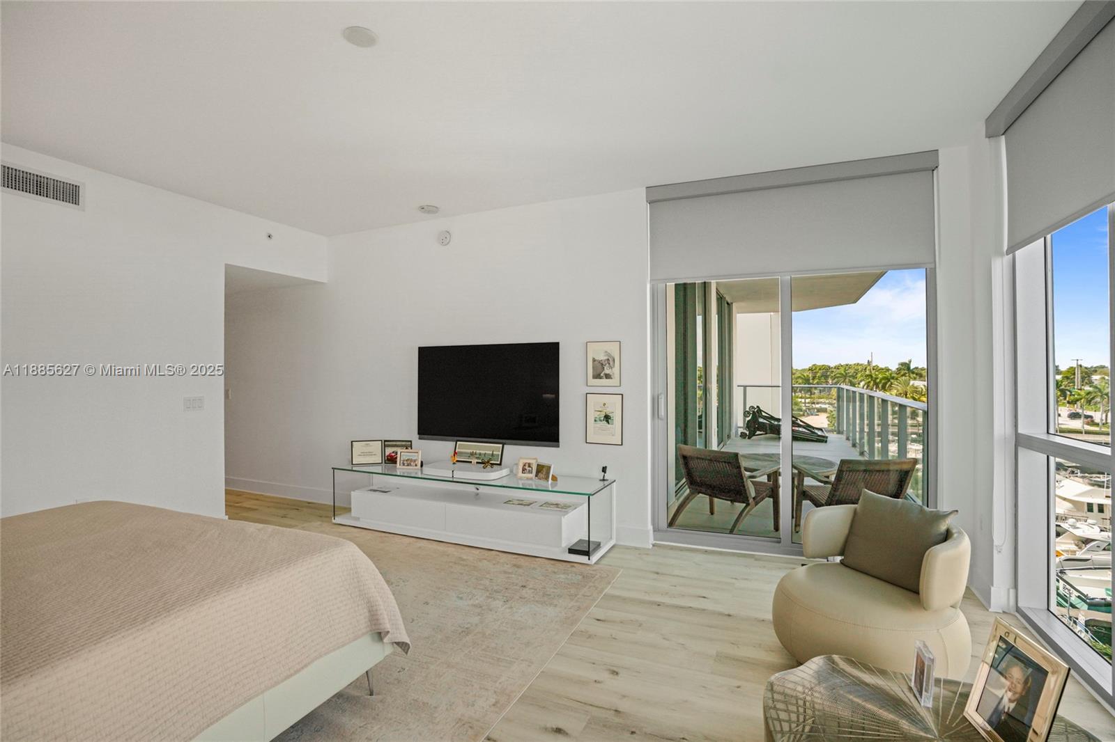 17111 Biscayne Blvd #401 North Miami Beach, FL 33160