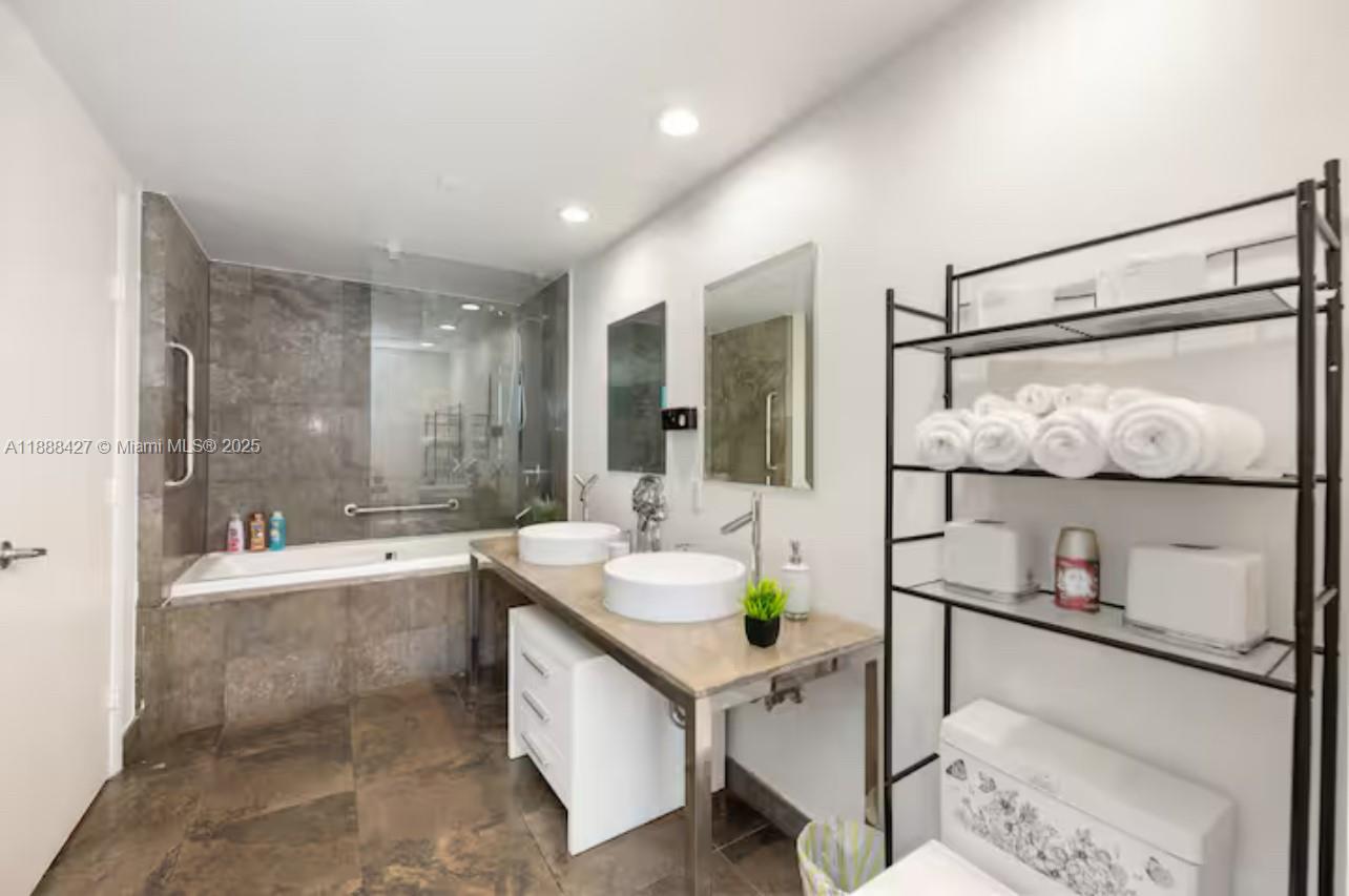 image Icon Brickell11