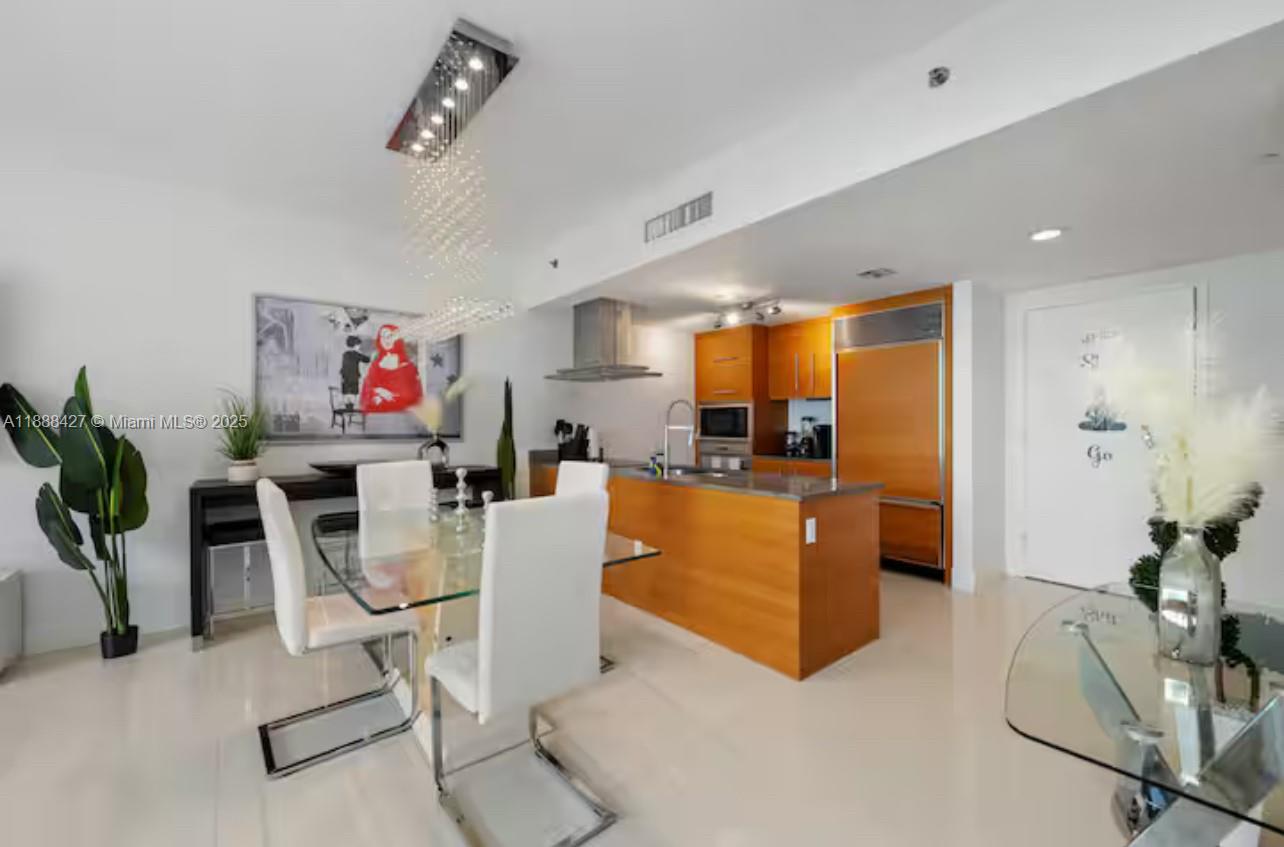 image Icon Brickell13