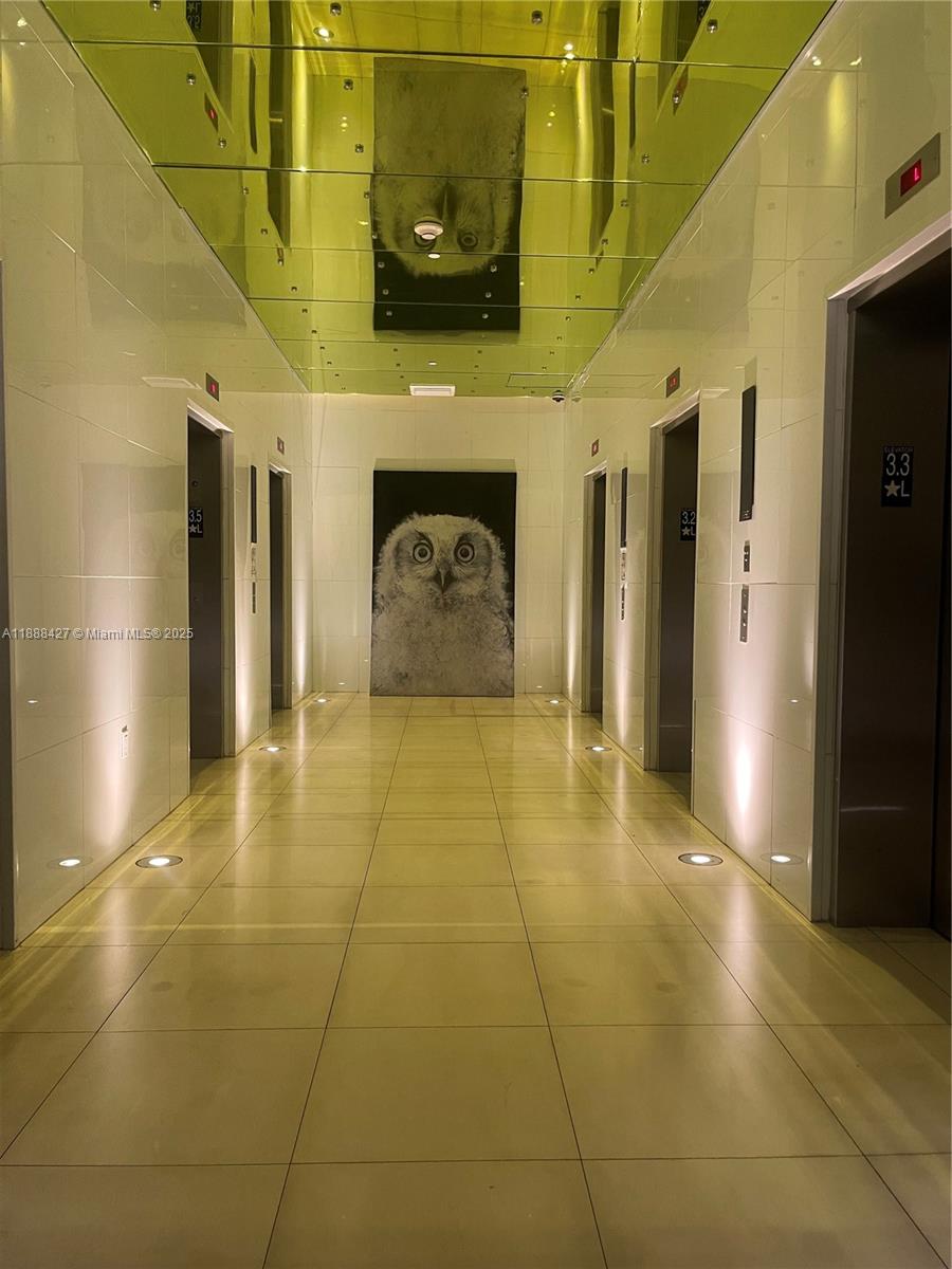 image Icon Brickell27