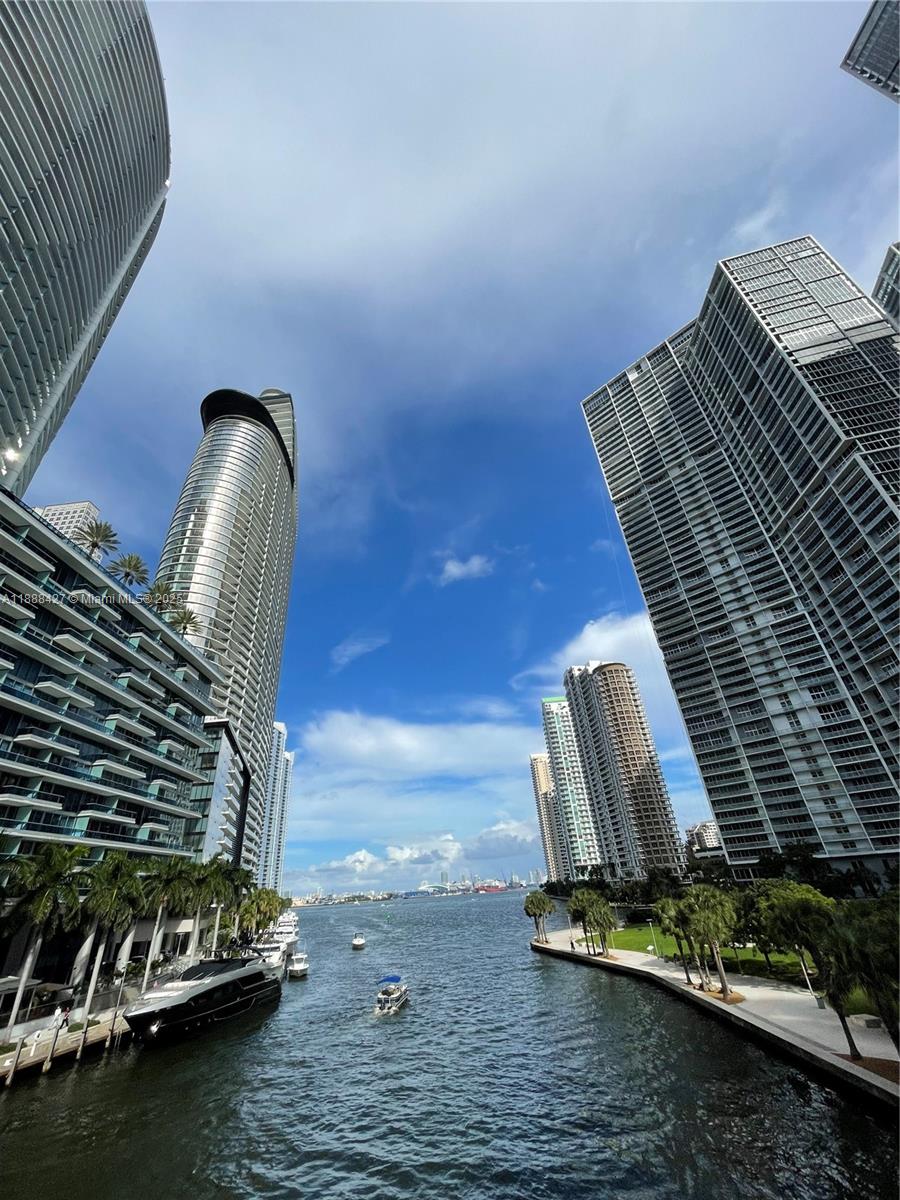 image Icon Brickell38