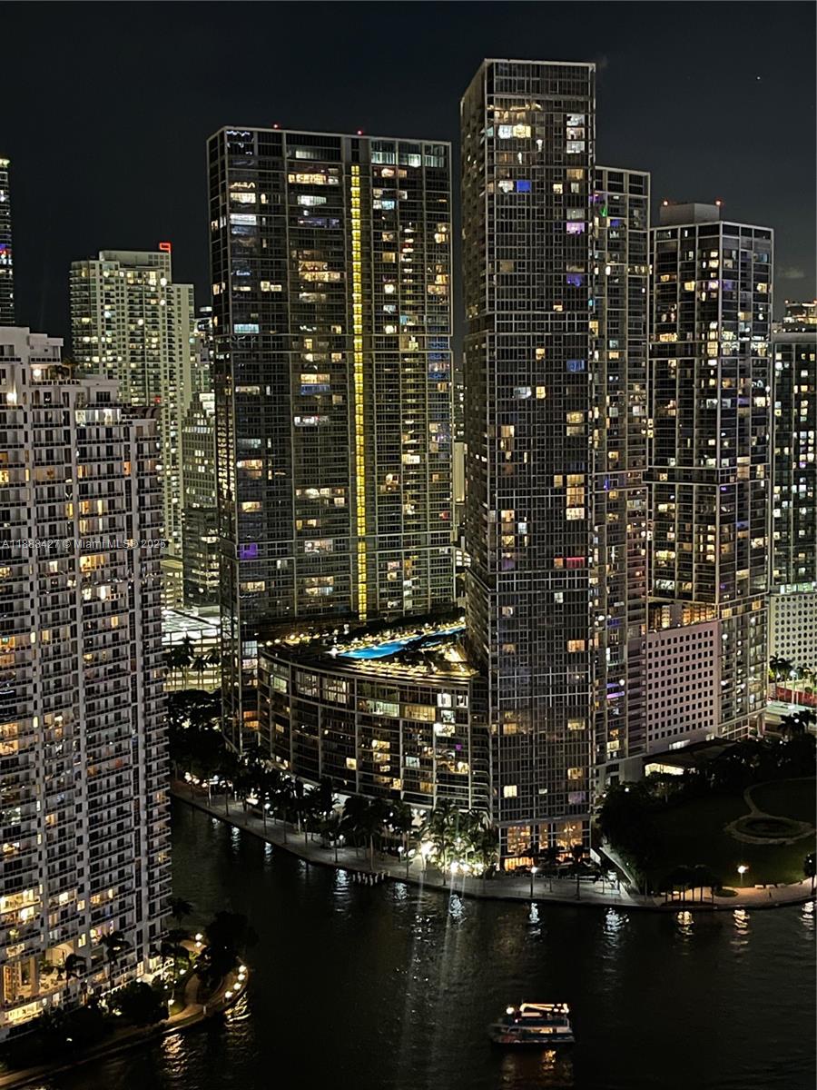 image Icon Brickell40