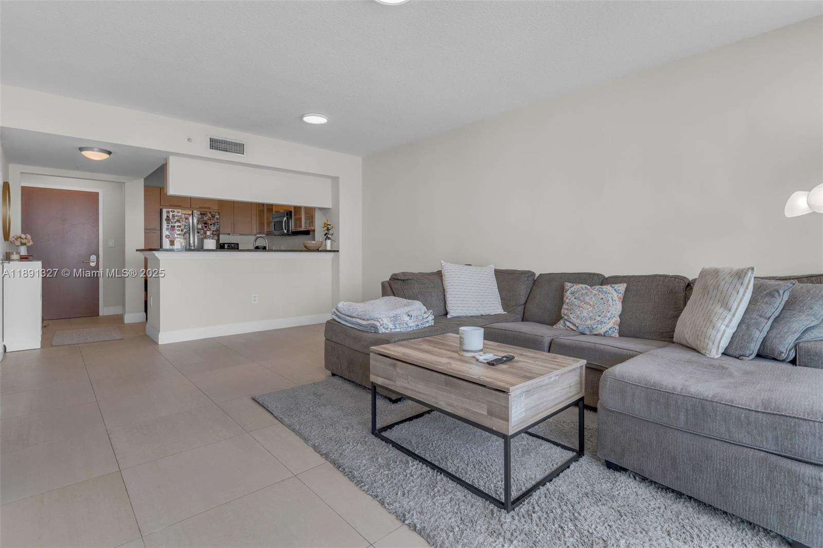 31 SE 5th St #2607 Miami, FL 33131