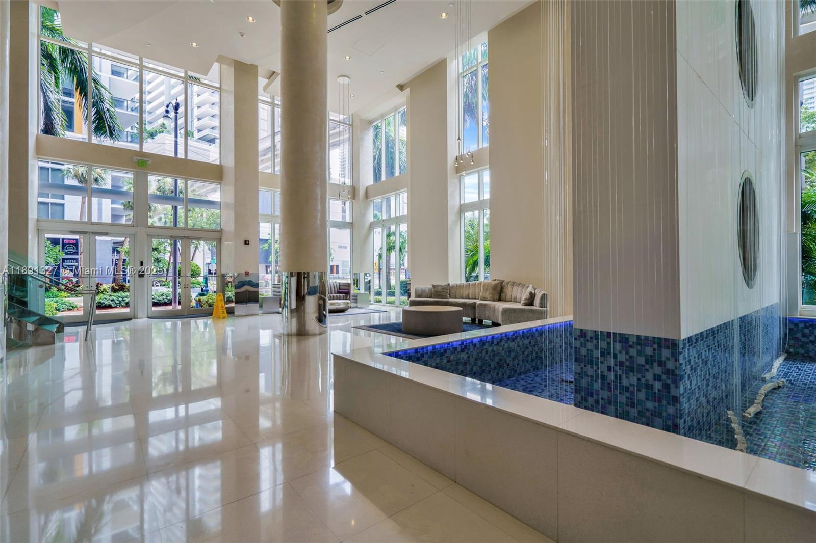 31 SE 5th St #2607 Miami, FL 33131