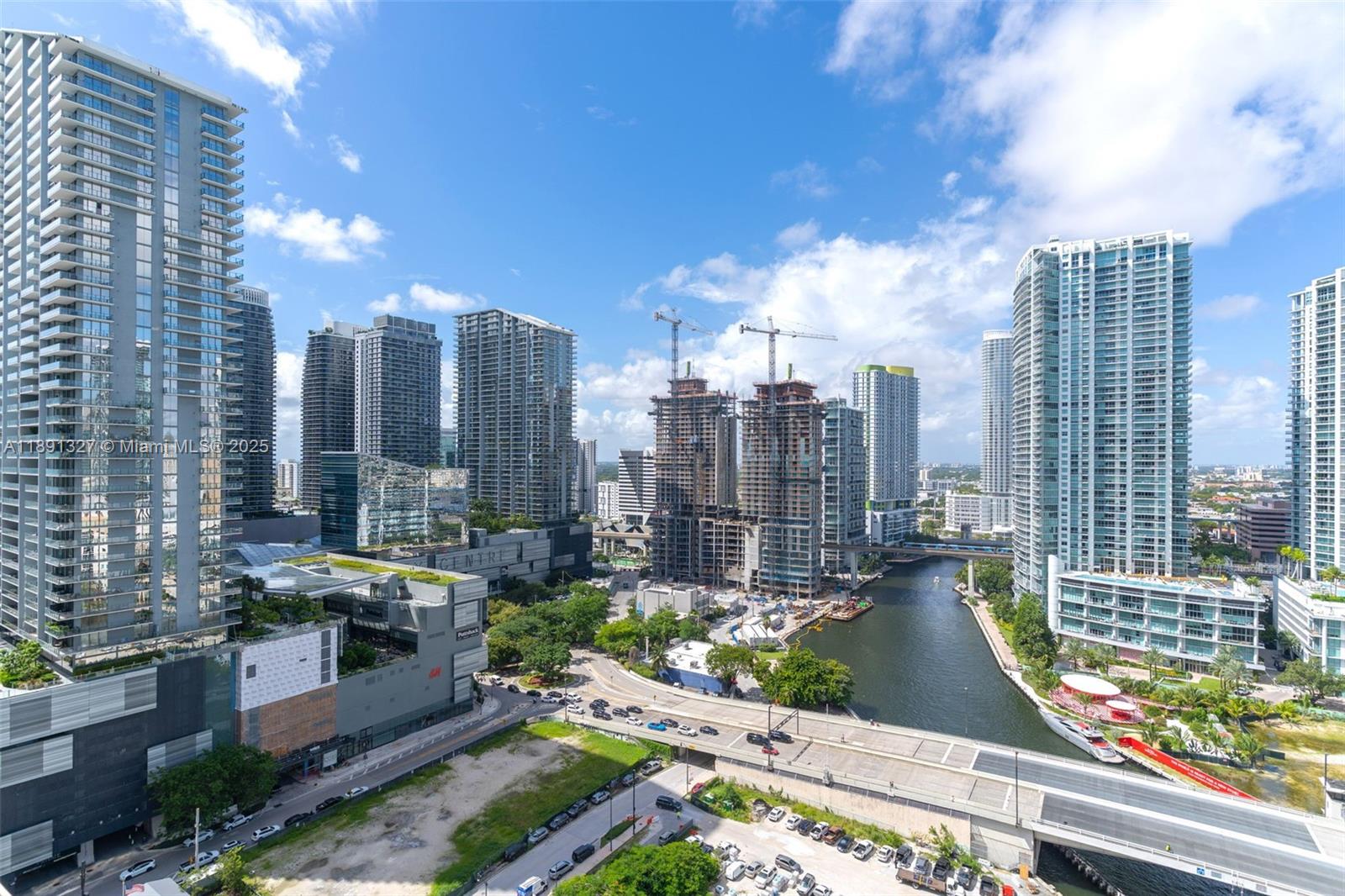 31 SE 5th St #2607 Miami, FL 33131