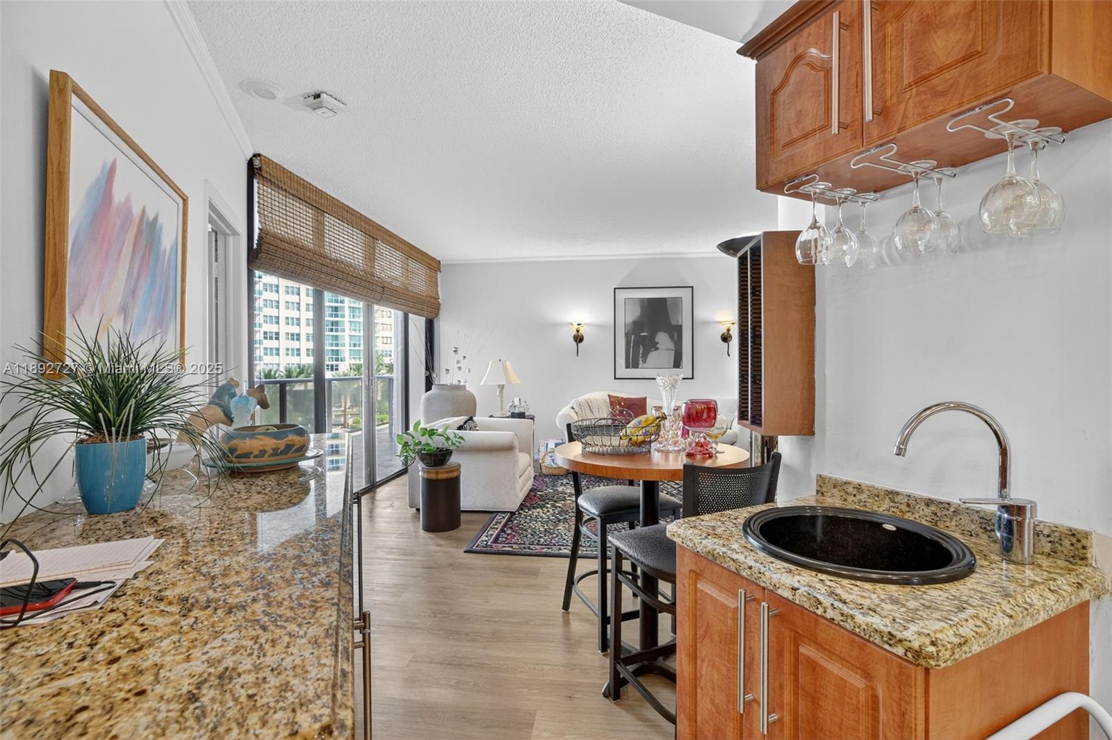 image Hamptons West20