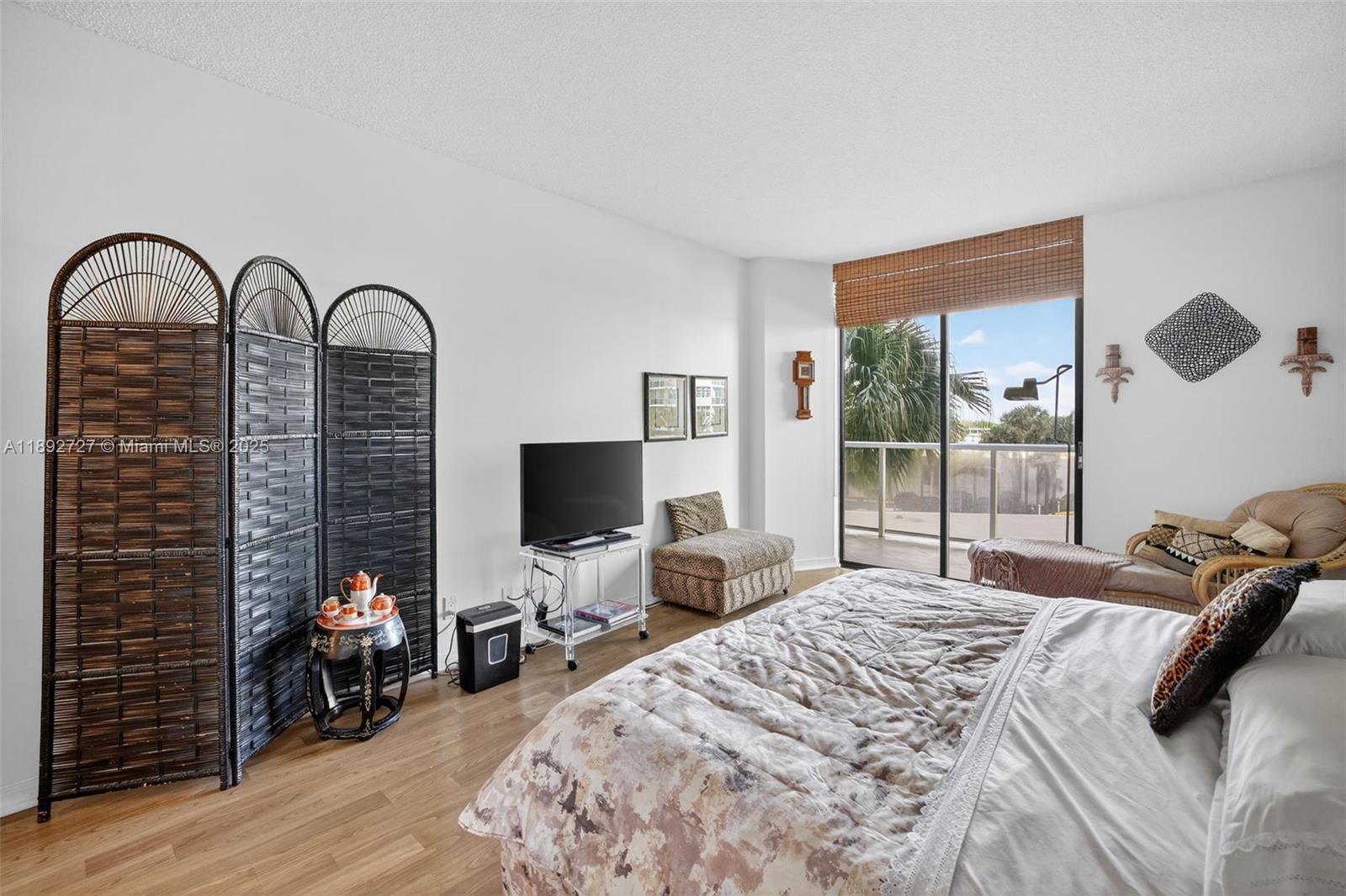 image Hamptons West28