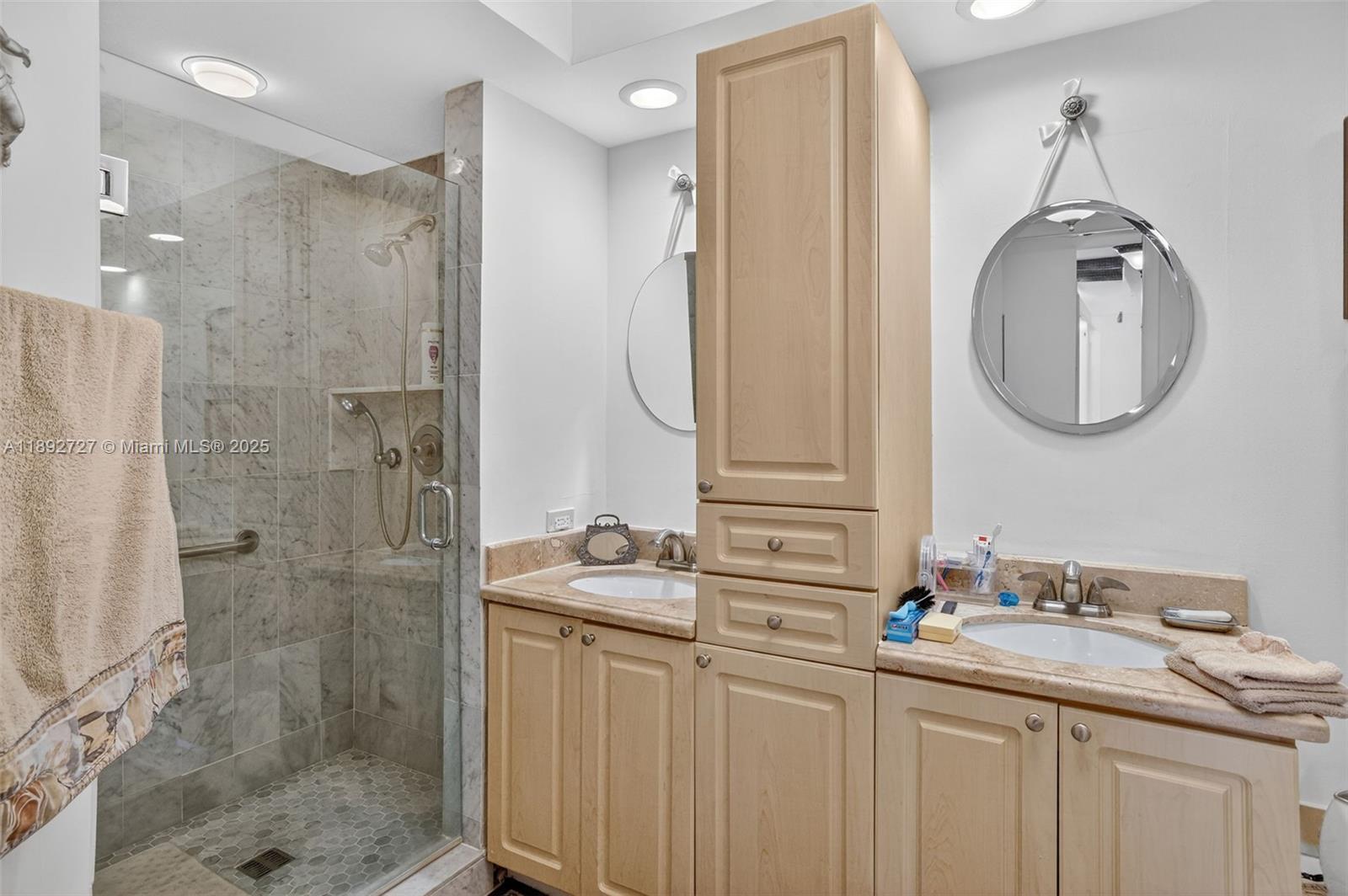 image Hamptons West33