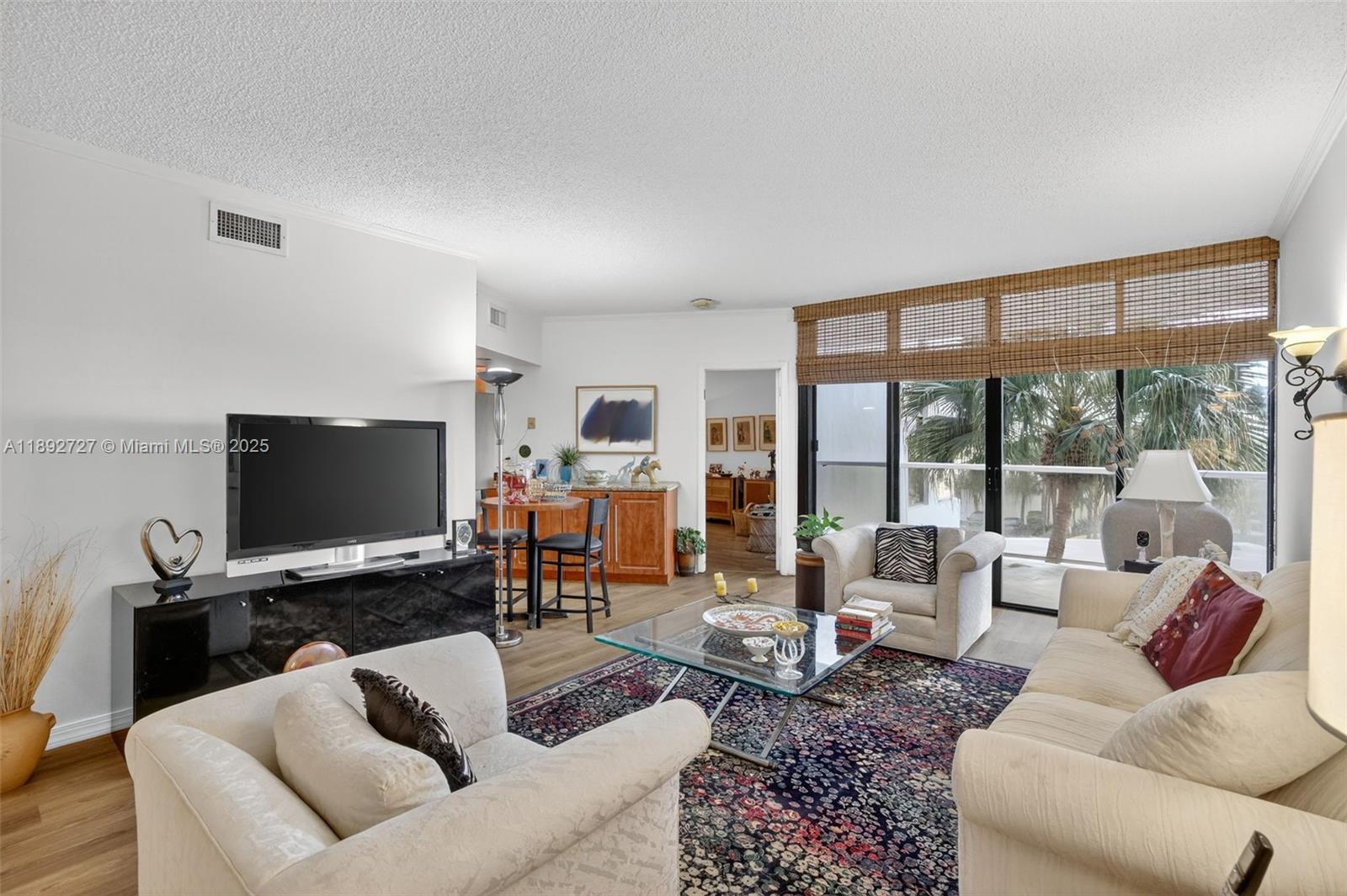 image Hamptons West3