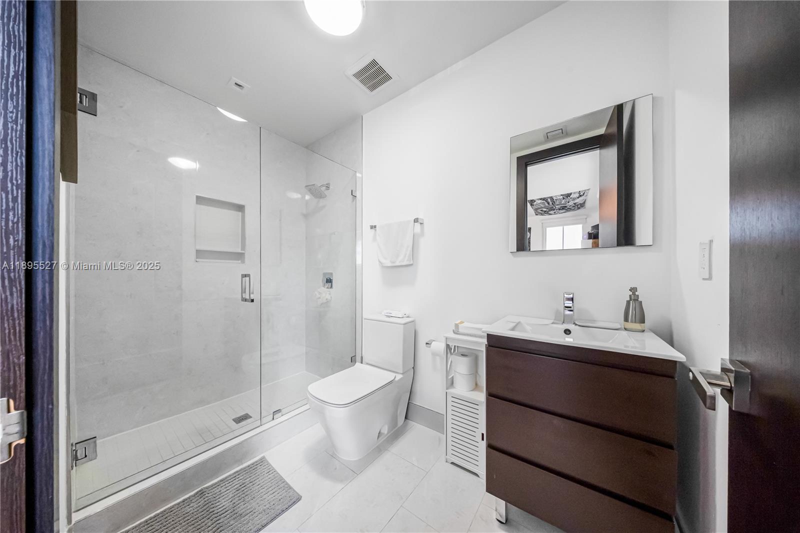 8255 NW 34th St Doral, FL 33122