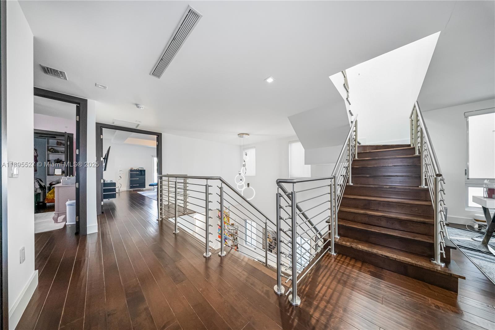 8255 NW 34th St Doral, FL 33122