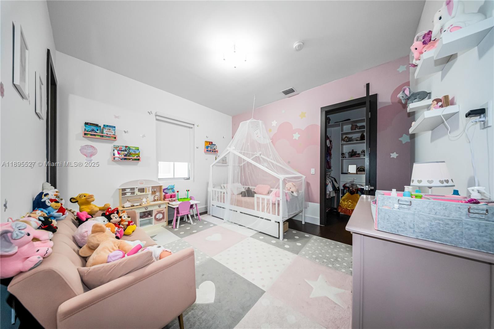 8255 NW 34th St Doral, FL 33122