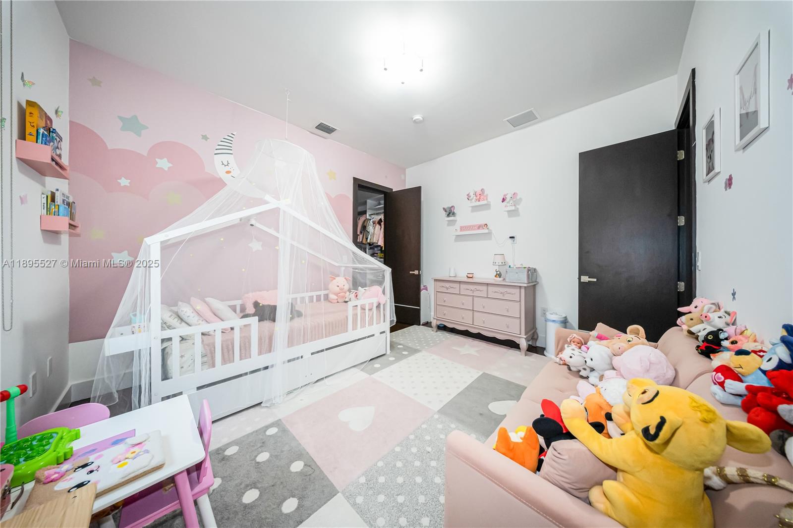 8255 NW 34th St Doral, FL 33122