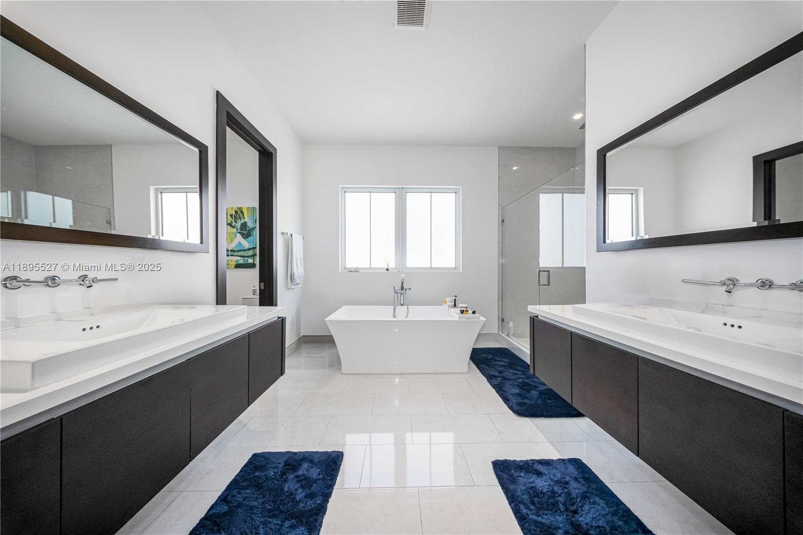 8255 NW 34th St Doral, FL 33122