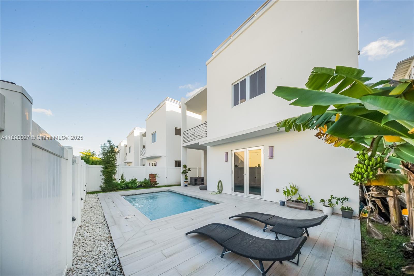 8255 NW 34th St Doral, FL 33122