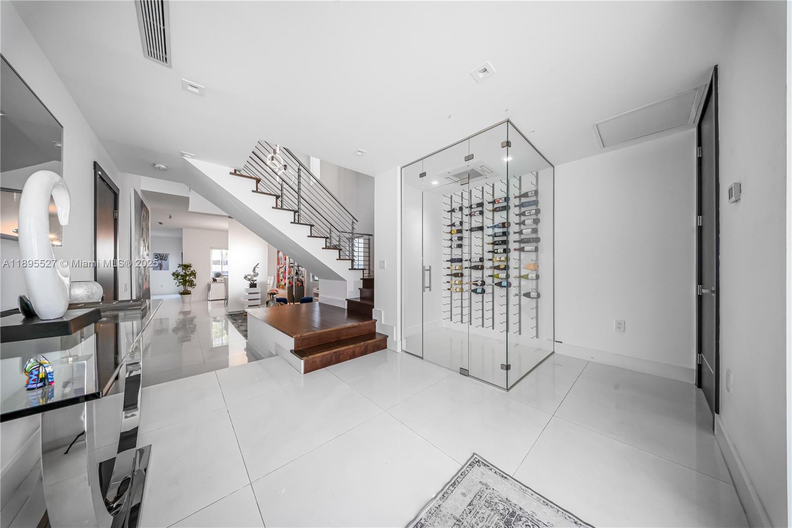 8255 NW 34th St Doral, FL 33122