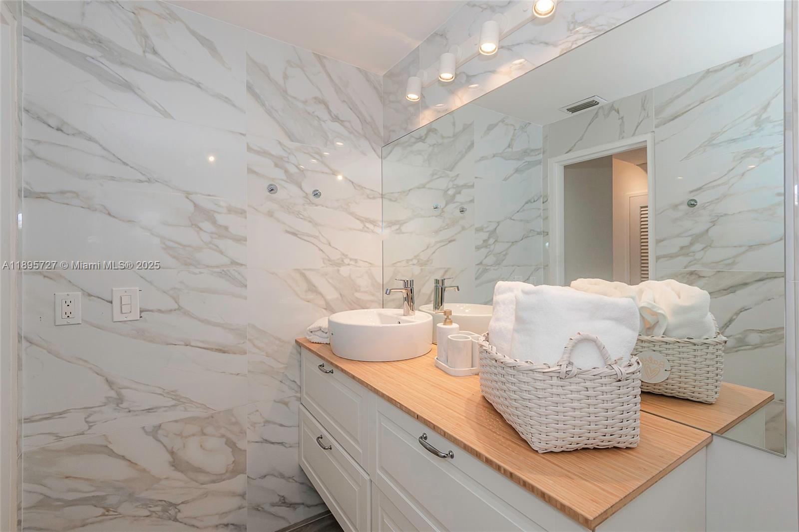 3 Island Ave #09E Miami Beach, FL 33139