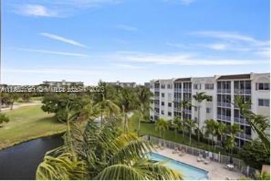 3600 Oaks Clubhouse Dr #509