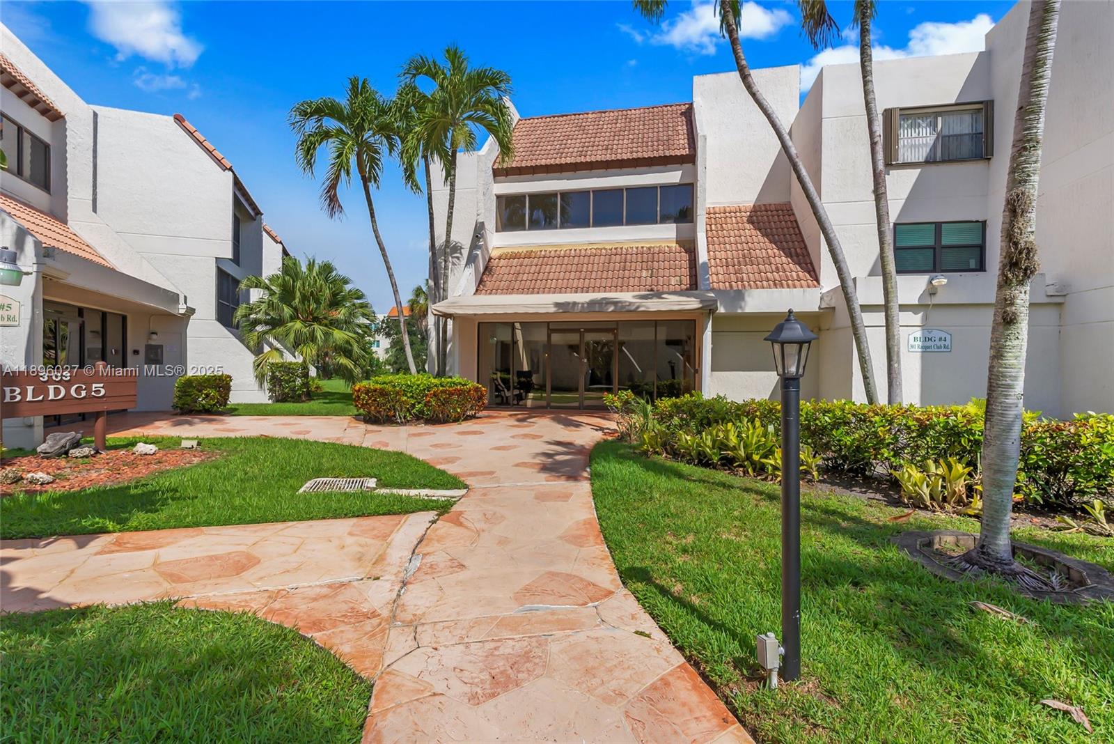 301 Racquet Clb Rd #103