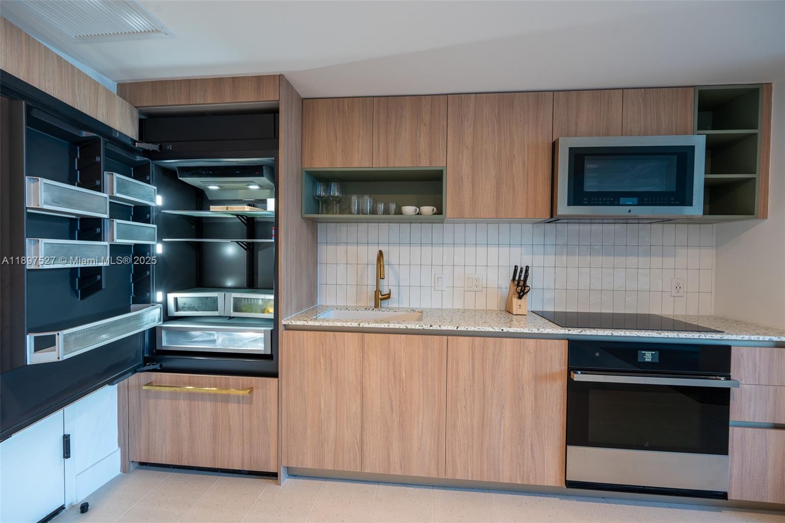 image 159 Ne 6th Street Condo18