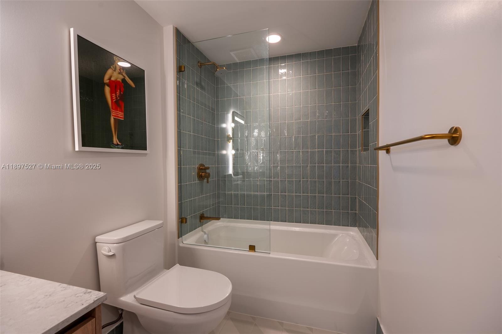 image 159 Ne 6th Street Condo21