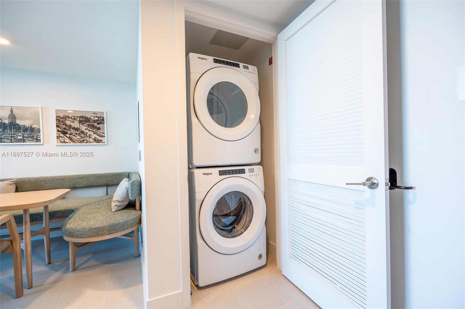 image 159 Ne 6th Street Condo7