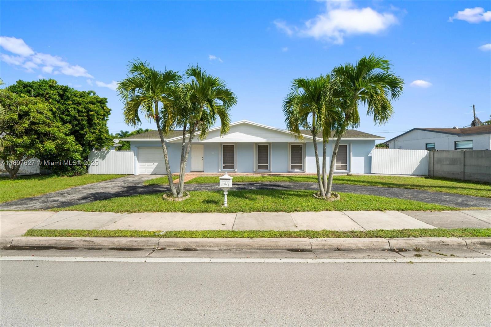 15913 Fairway Ht Blvd
