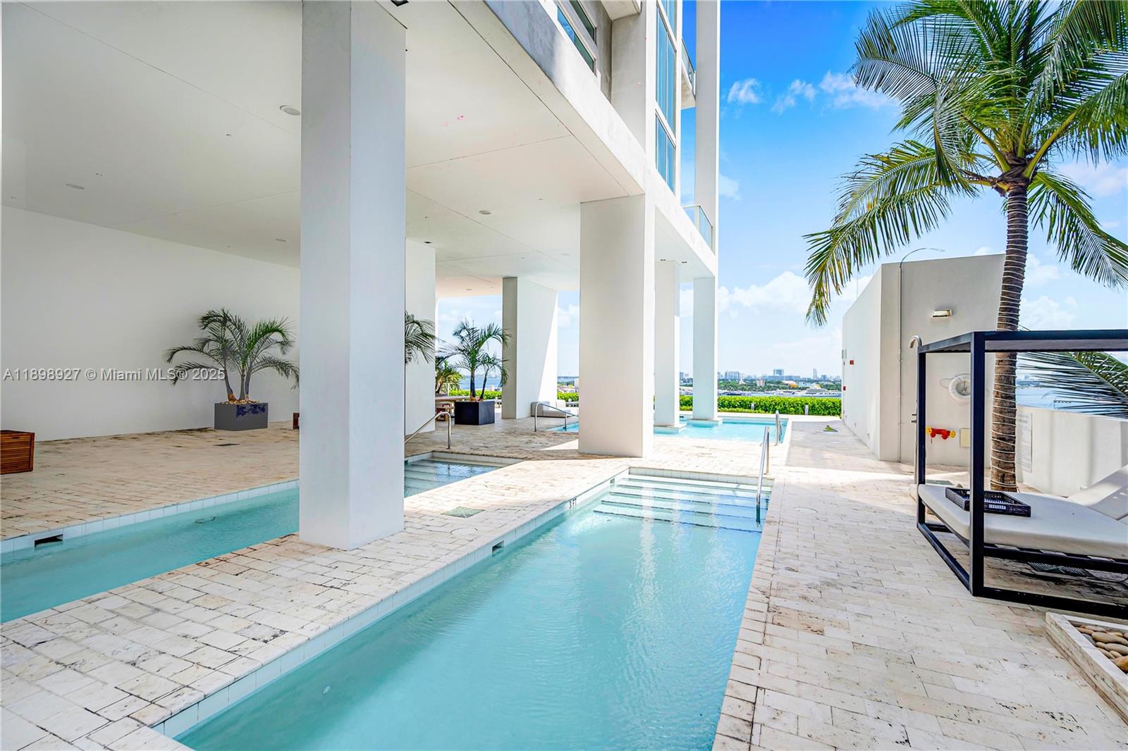 image Ten Museum Park38