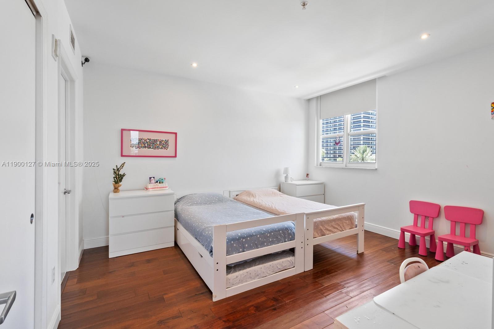 5970 Indian Crk Dr #504 Miami Beach, FL 33140