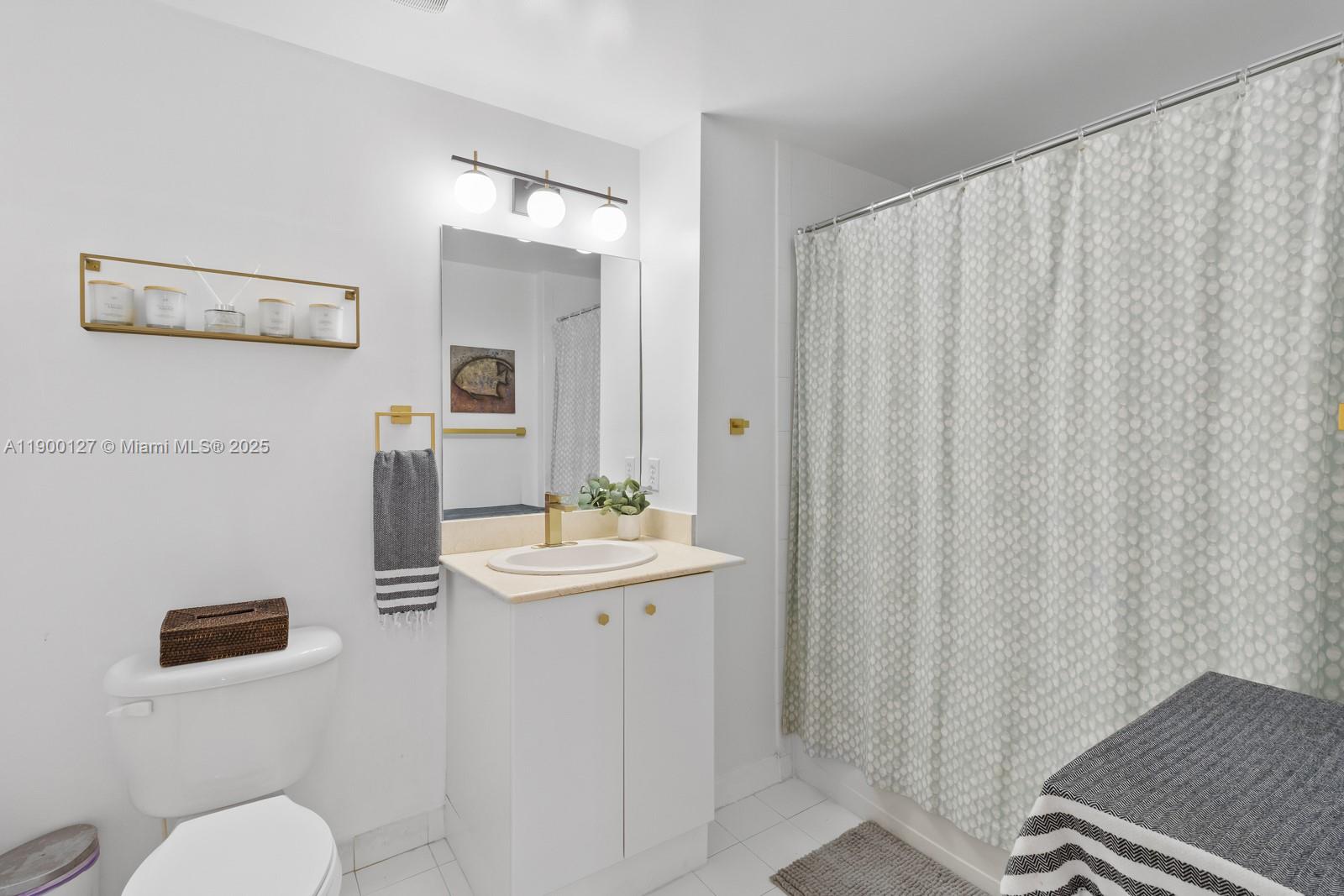 5970 Indian Crk Dr #504 Miami Beach, FL 33140