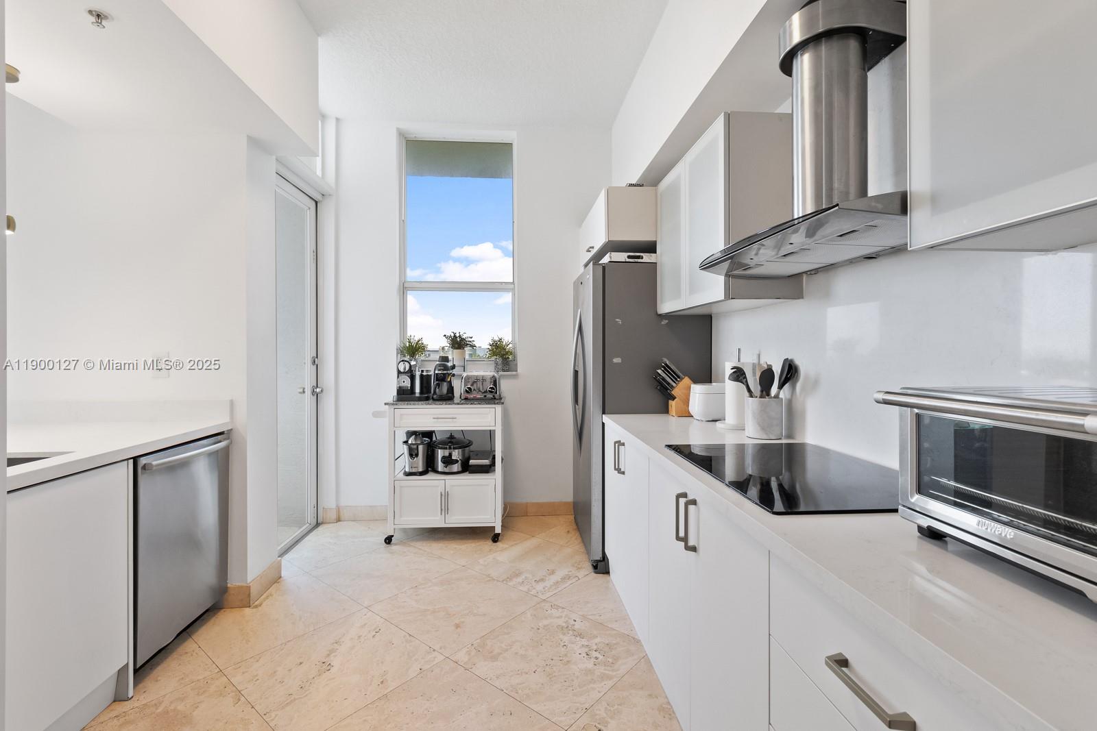 5970 Indian Crk Dr #504 Miami Beach, FL 33140