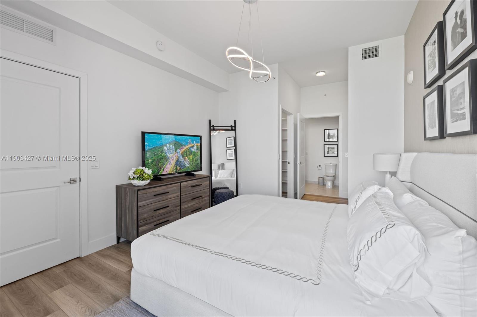 101 Diplomat Pkwy #1405 Hallandale Beach, FL 33009