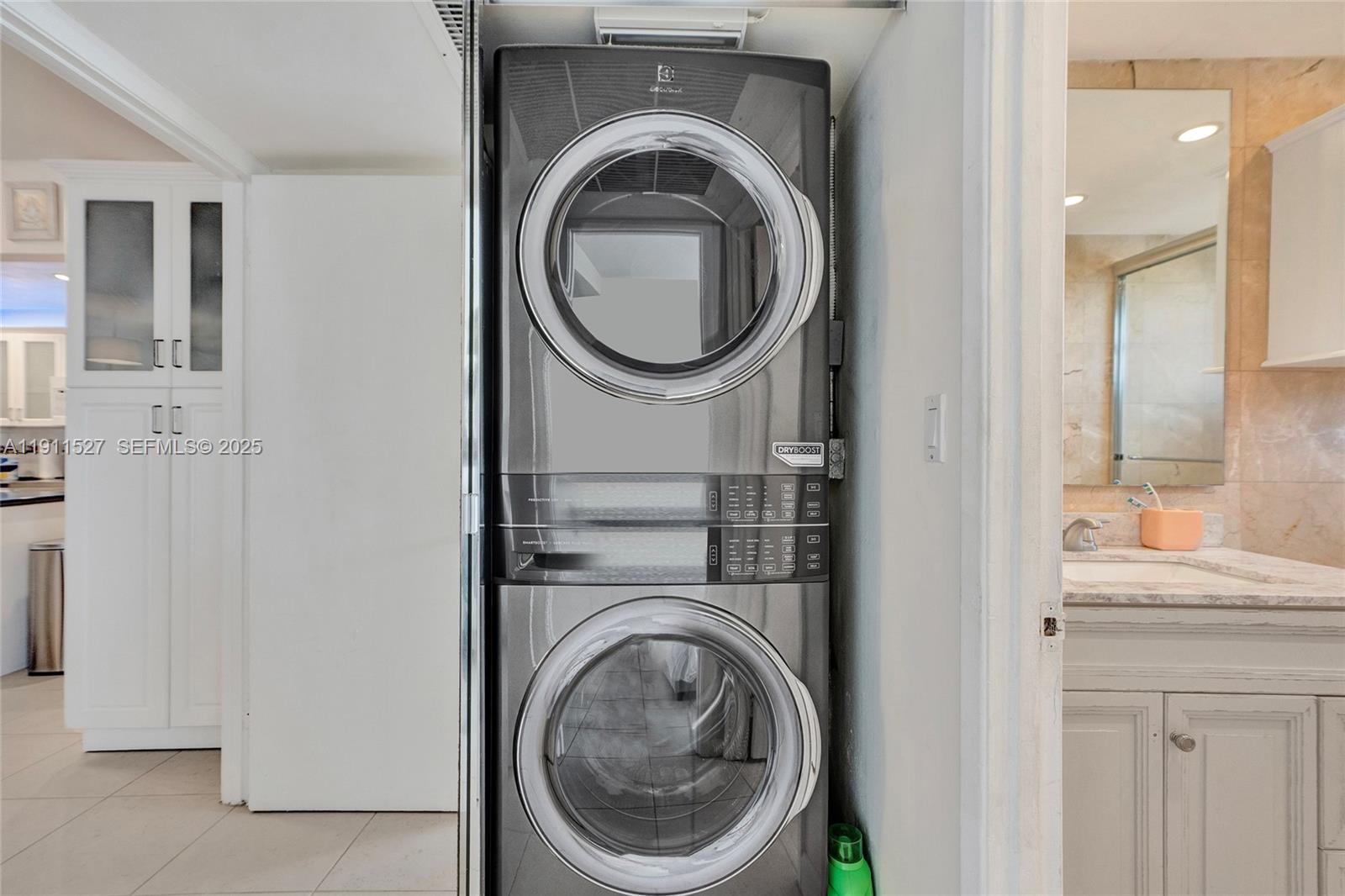 5005 Collins Ave #608 Miami Beach, FL 33140