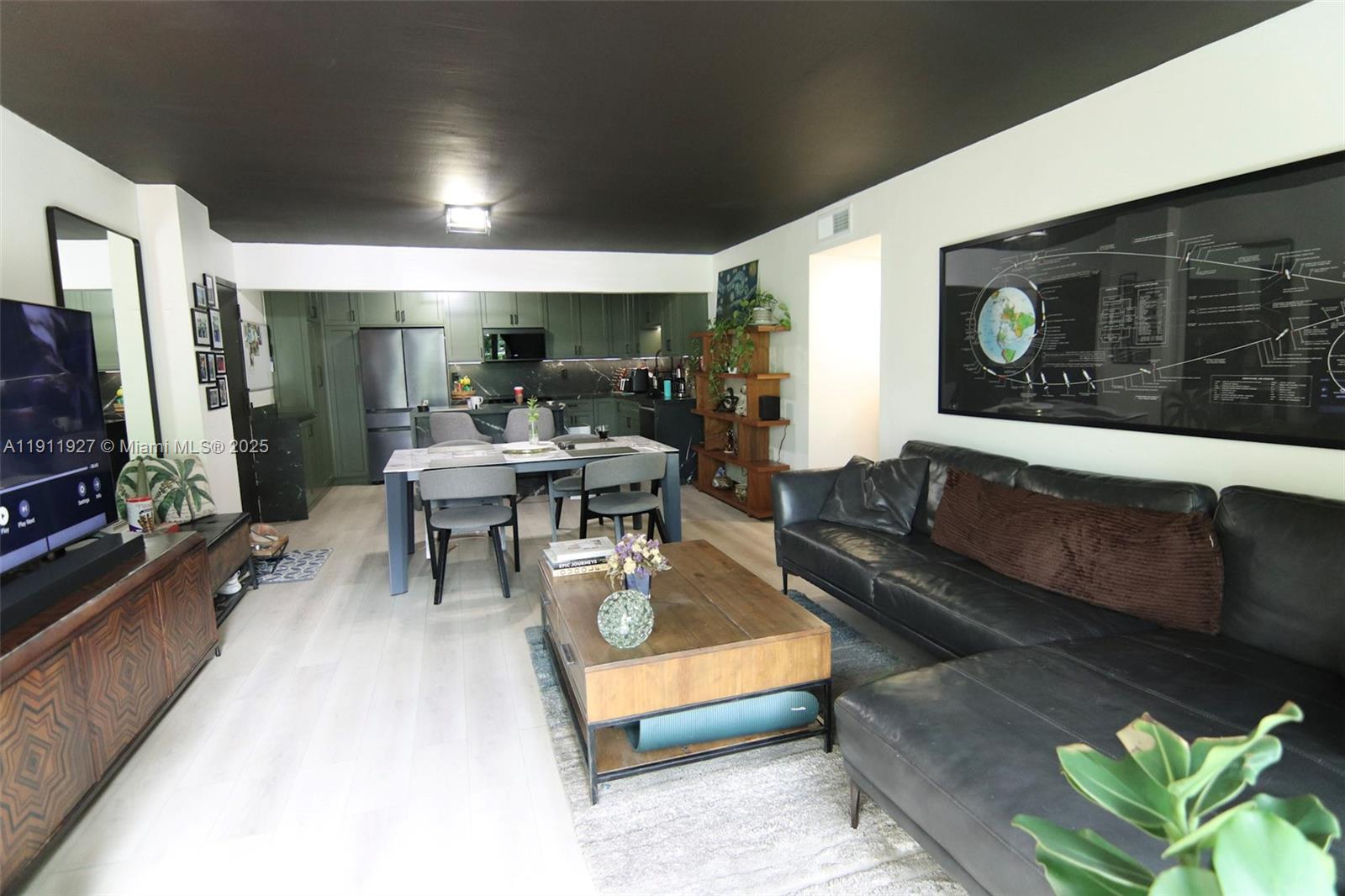 6801 Indian Crk Dr #201