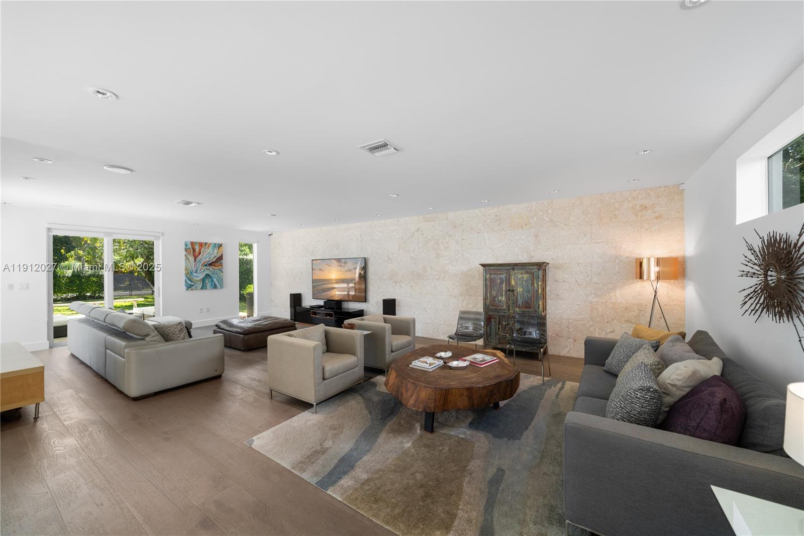 7950 SW 54th Ave Miami, FL 33143