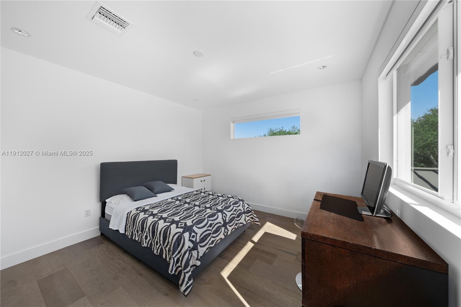 7950 SW 54th Ave Miami, FL 33143