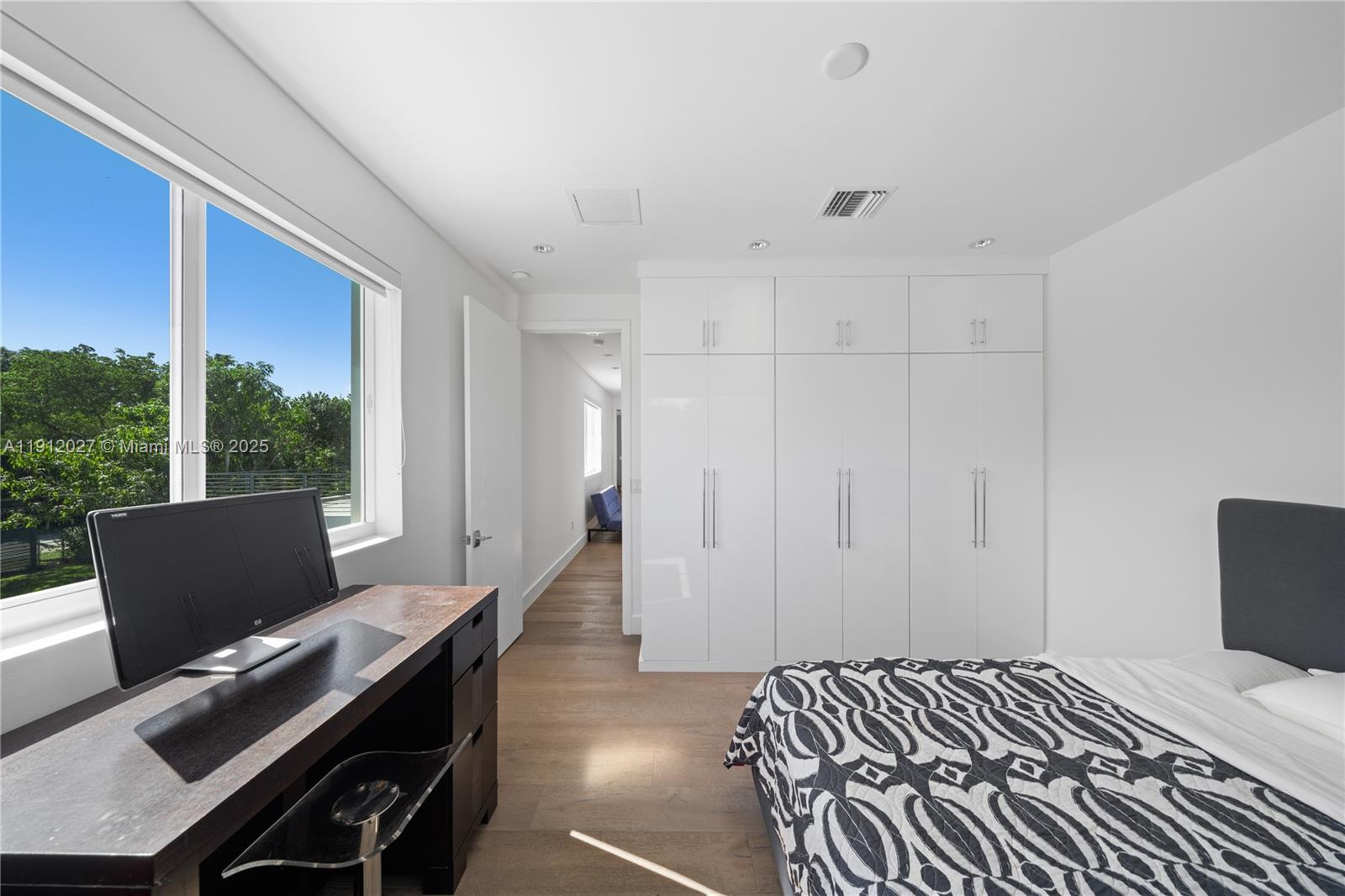 7950 SW 54th Ave Miami, FL 33143