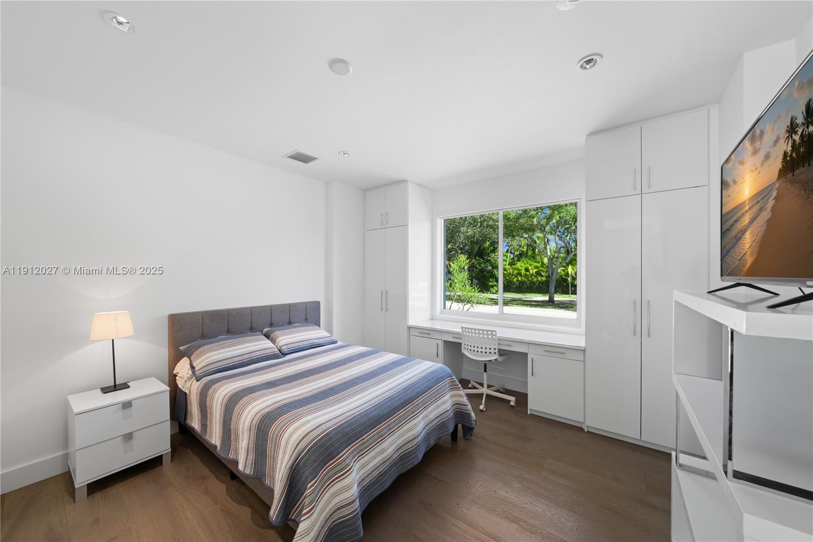 7950 SW 54th Ave Miami, FL 33143