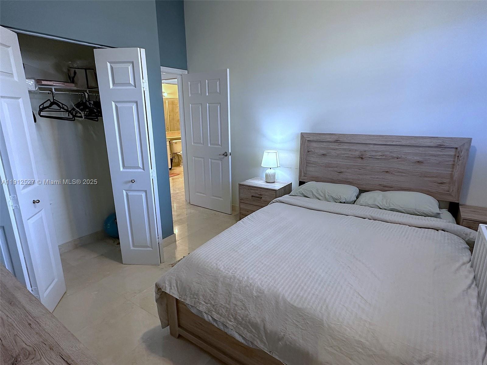 image 2080 Ocean Drive27