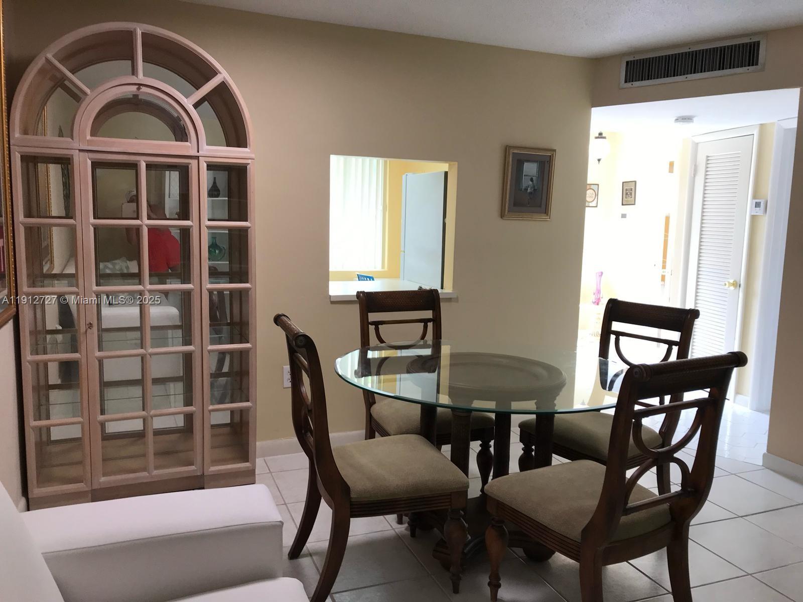 1201 NE 191st St #G113