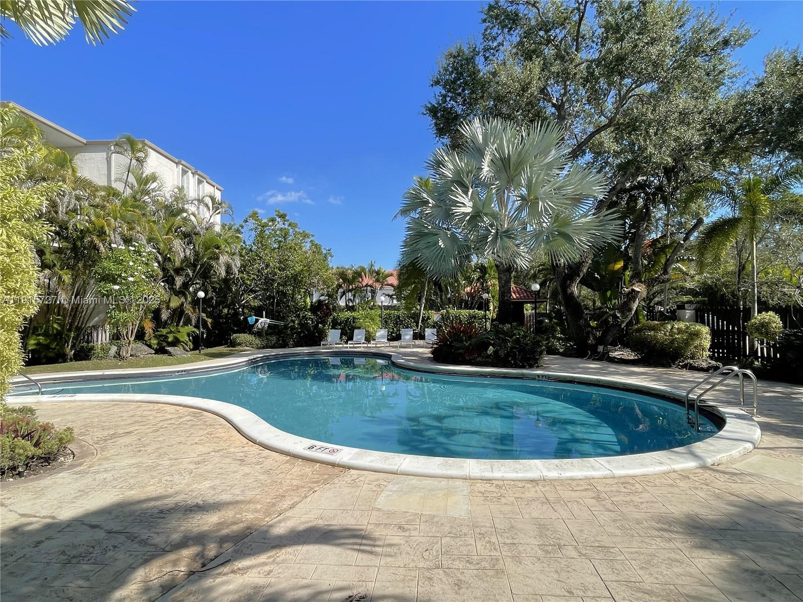 6904 N Kendall Dr #F408 Pinecrest, FL 33156