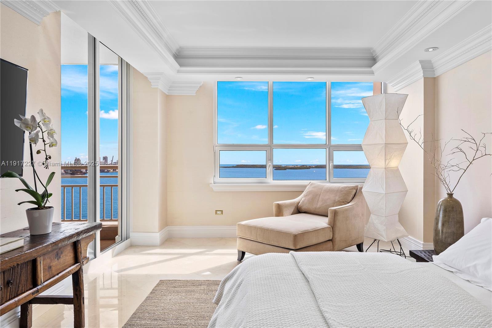 808 Brickell Key Dr #1802 Miami, FL 33131