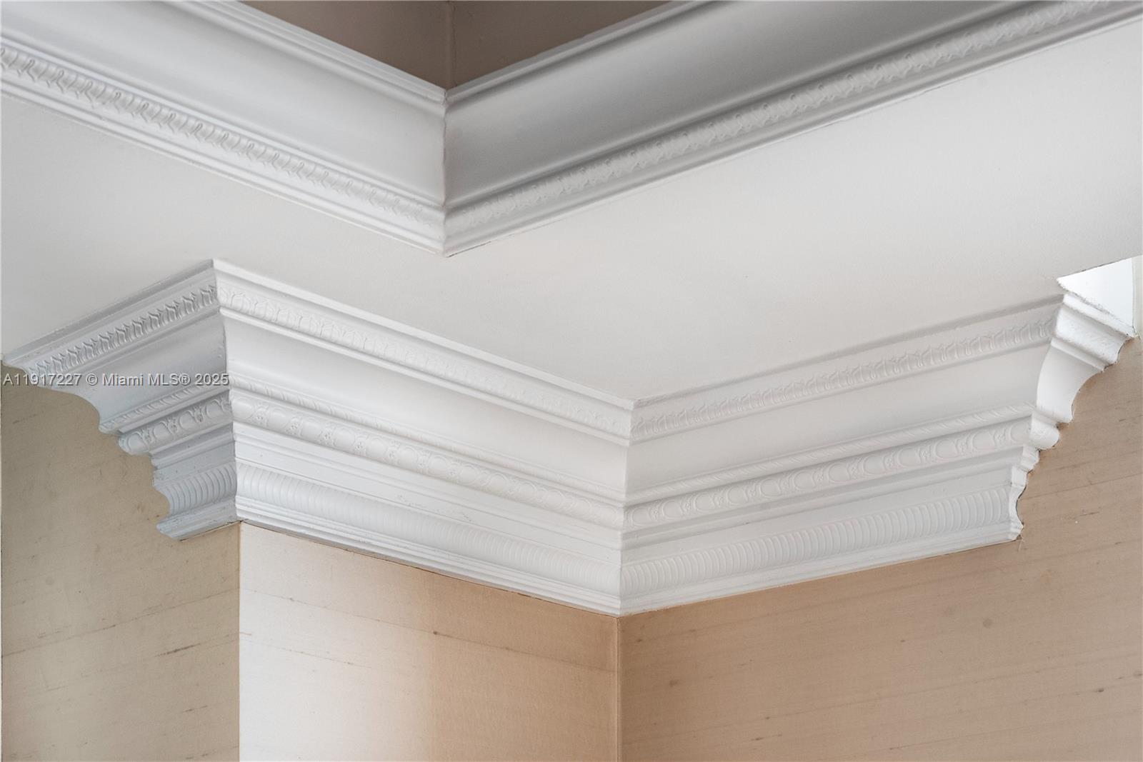 808 Brickell Key Dr #1802 Miami, FL 33131