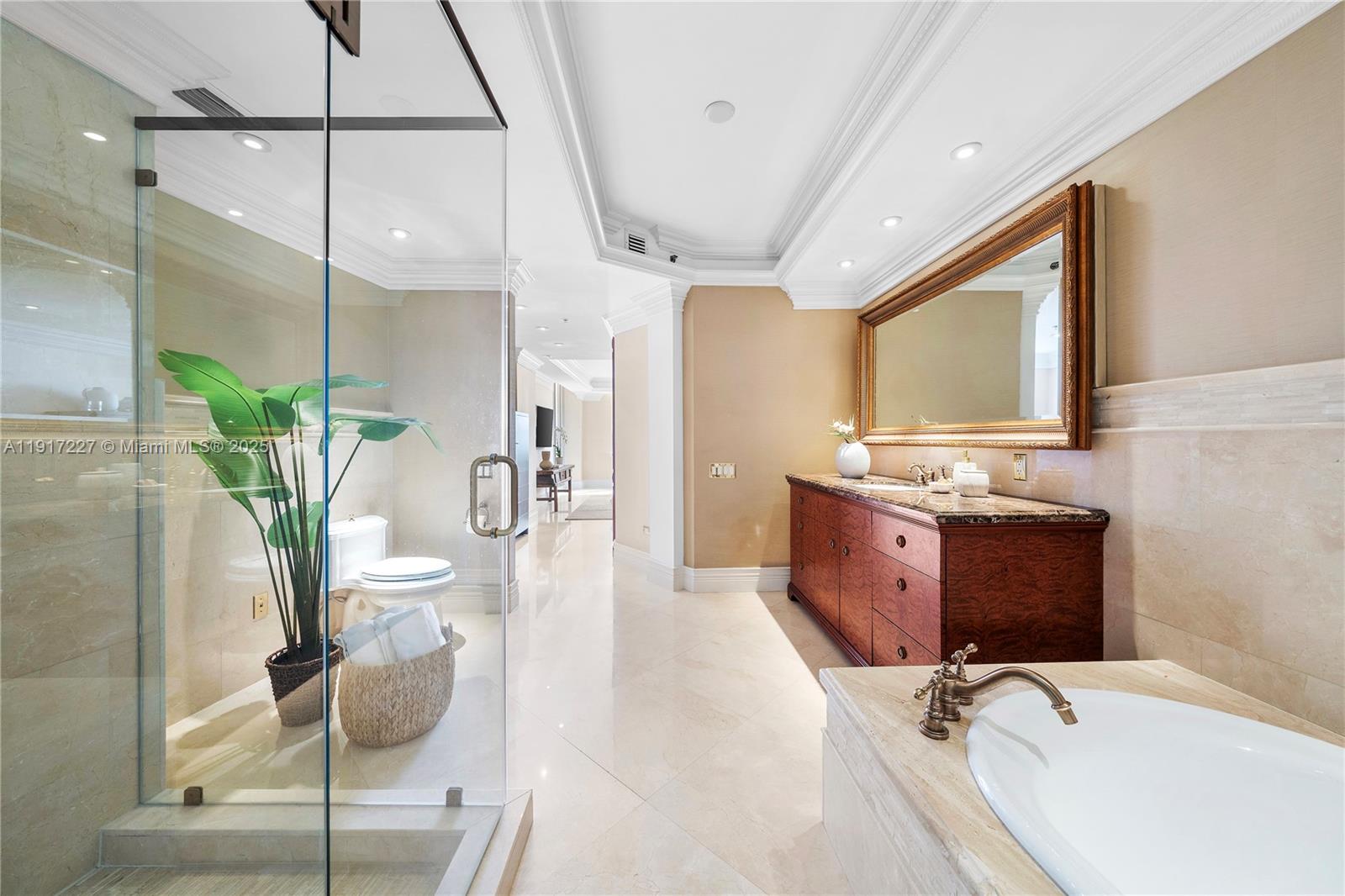 808 Brickell Key Dr #1802 Miami, FL 33131