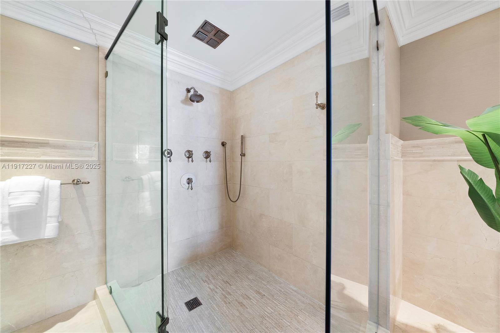 808 Brickell Key Dr #1802 Miami, FL 33131