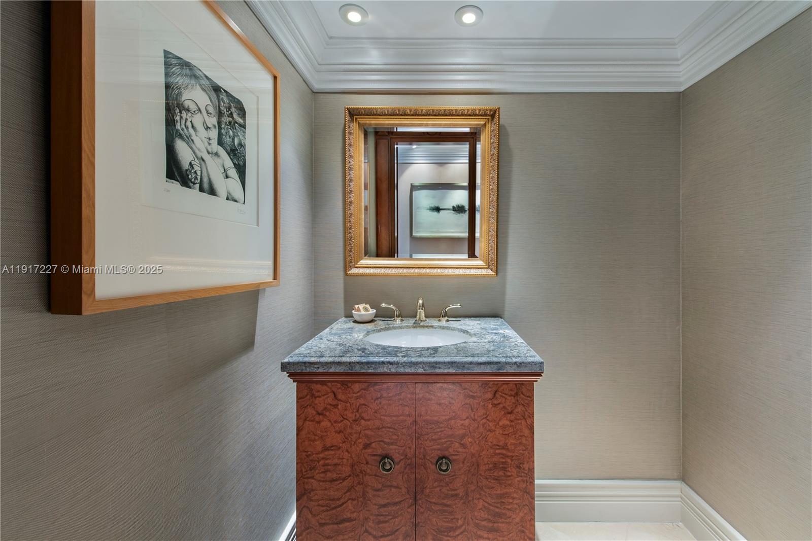 808 Brickell Key Dr #1802 Miami, FL 33131