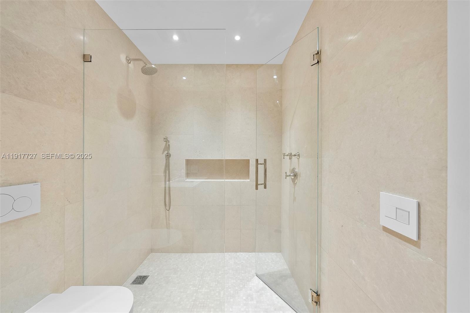 7916 Fisher Is Dr #7916 Miami Beach, FL 33109