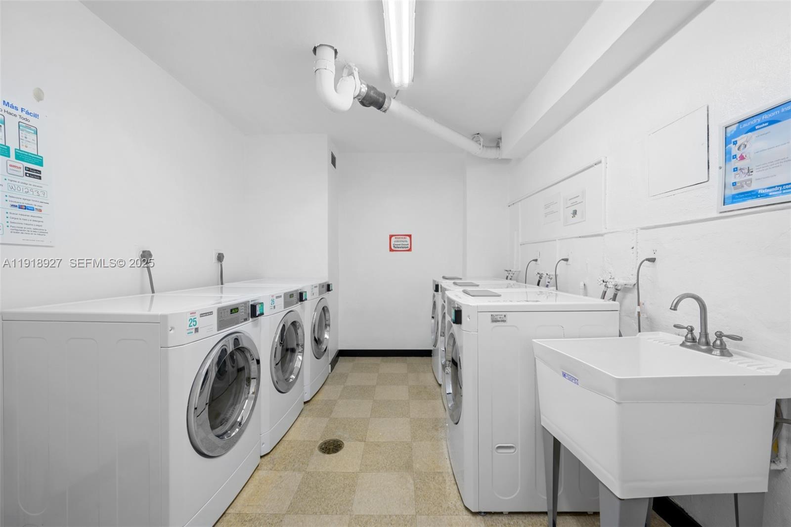 4101 Pine Tree Dr #919 Miami Beach, FL 33140